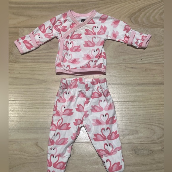 Monica & Andy Flamingo Newborn Baby Girl Coming Home Outfit Kimono Top Pants - Picture 1 of 7